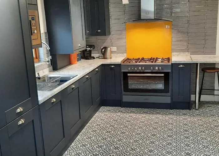 Newly Refurbished 2Nd Floor Apartment Lil Nauti