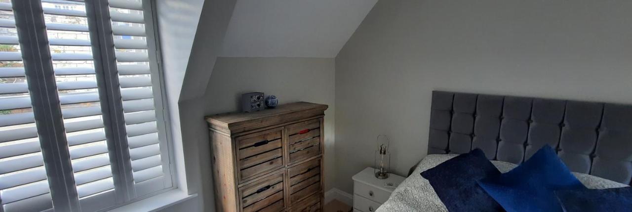 Newly Refurbished 2nd Floor Lil Nauti Apartment
